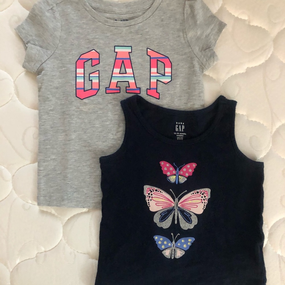 Gap Bundle ❤️ 2 shirts 12-18 months